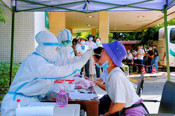 為居民采集核酸標(biāo)本